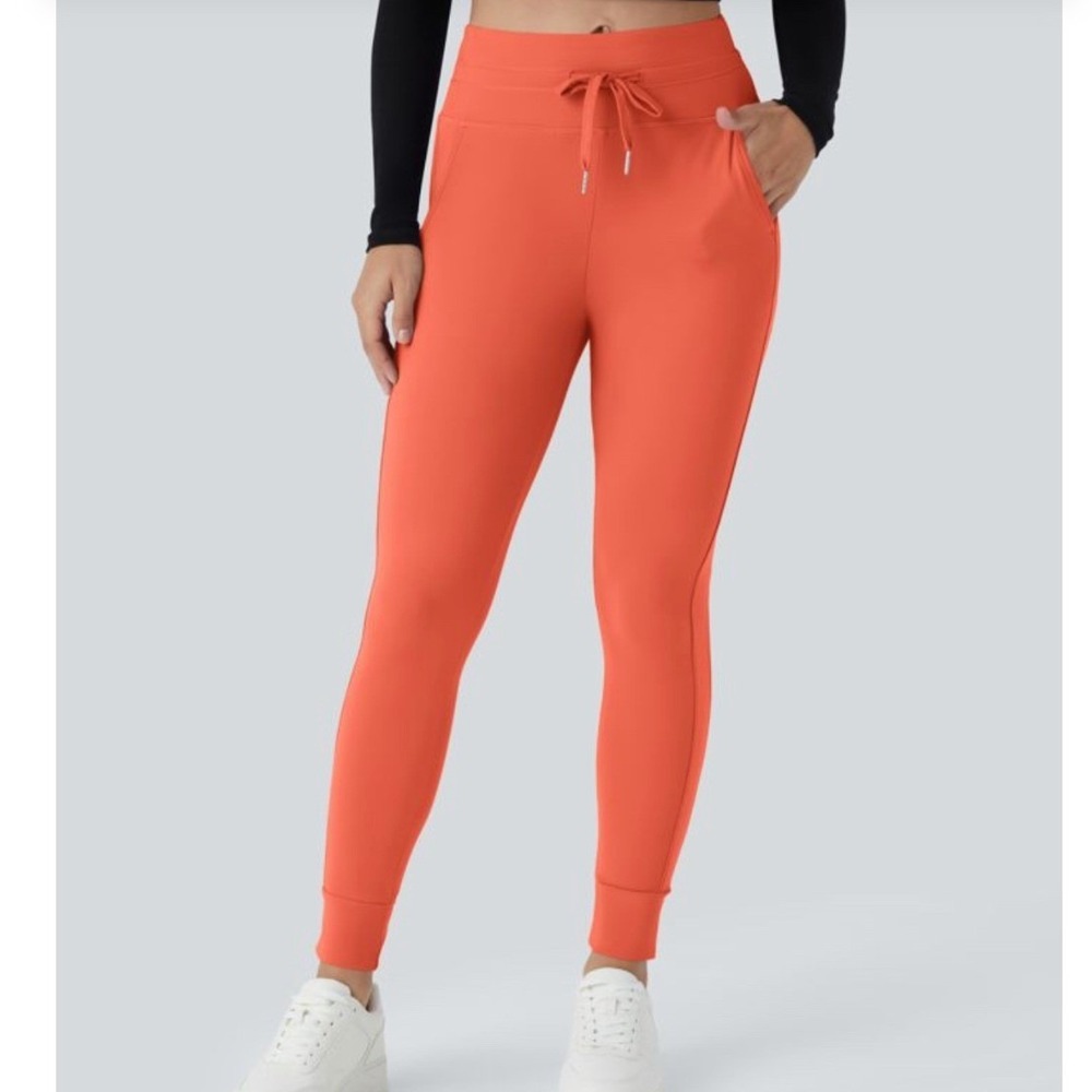 NWT Halara Softlyzero Plush High Waisted Drawstring Joggers in Tigerlily Size XS - Picture 1 of 10
